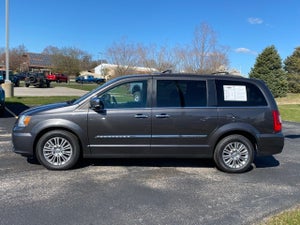 2016 Chrysler Town &amp; Country Touring-L